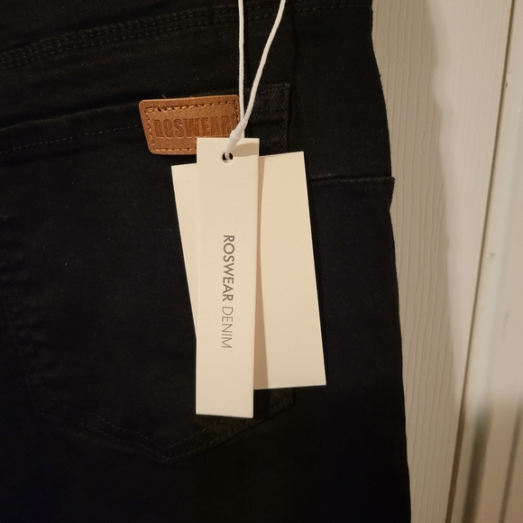 Women's Bermuda Jean Shorts (NWOT) - Picture 4 of 7